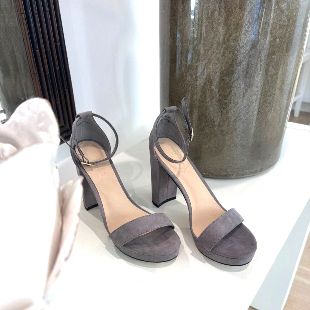 PARIS-02G Charlotte Russe Grey Faux Suede Platform Heeled Sandals Size 7